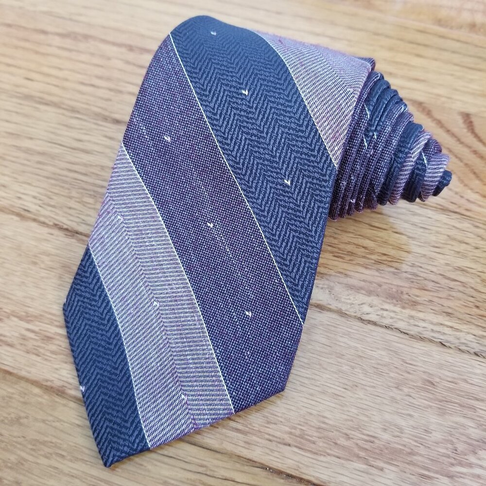 Botany 500 striped necktie